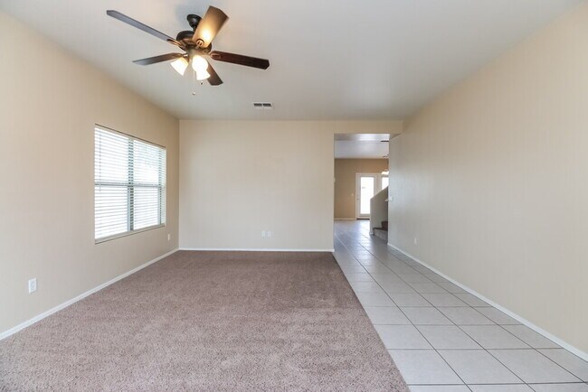 Foto del edificio - 2714 S Sailors Way