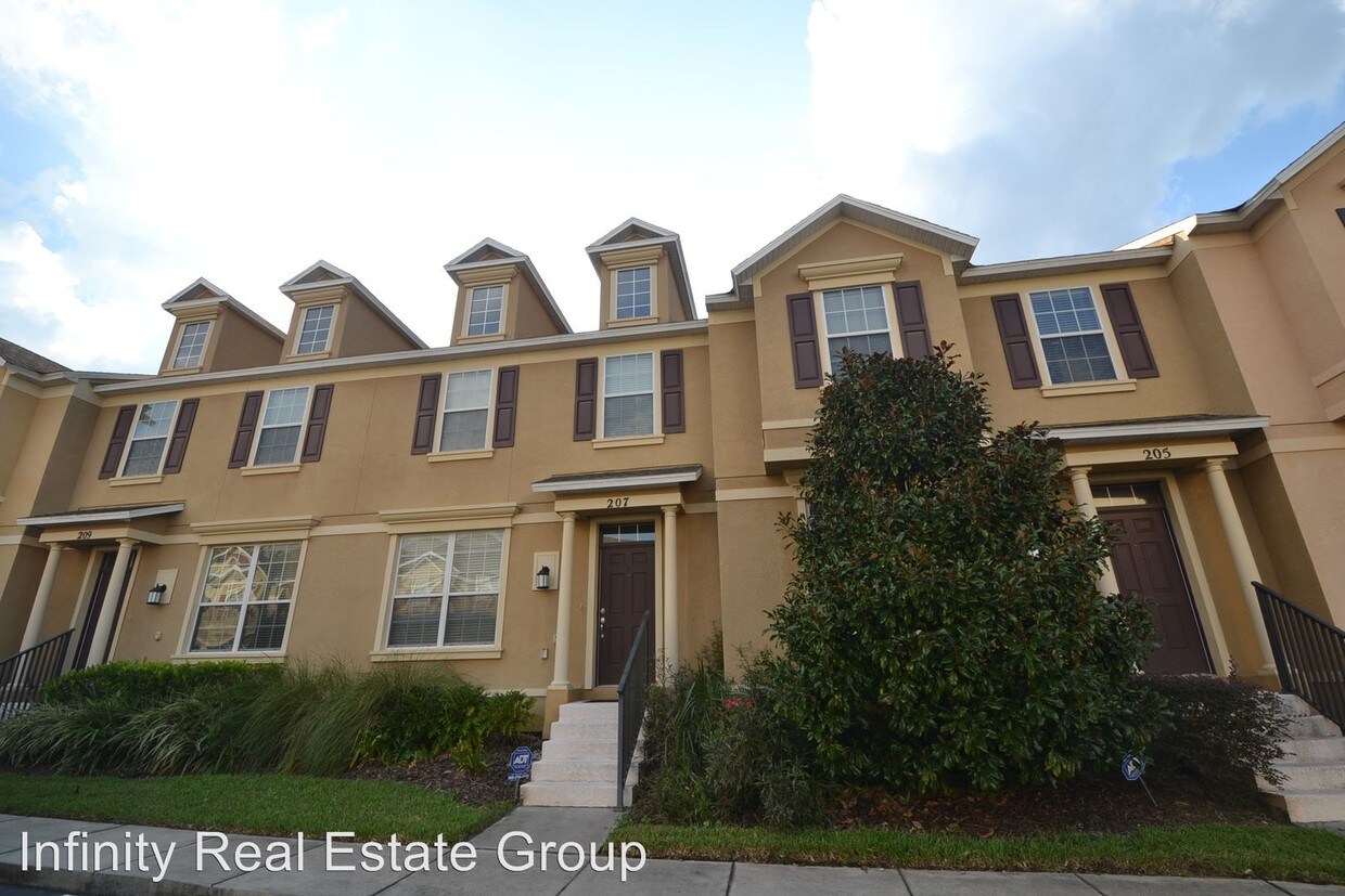 Foto principal - 2 br, 2.5 bath House - 207 Silverglen Lane