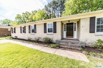 Building Photo - 2107 Edinburgh Dr SW