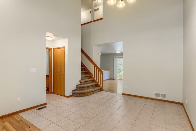 Photo - Evolve Real Estate: Beautiful 5 Bedroom Home in HIGHLANDS RANCH - Available NOW!