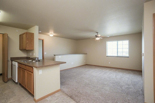 Living Room - Rocky Bluff Apartments