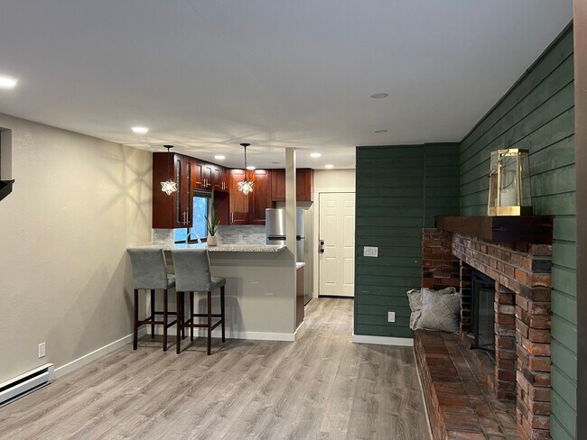 Foto del edificio - 824 Shoshone Pl