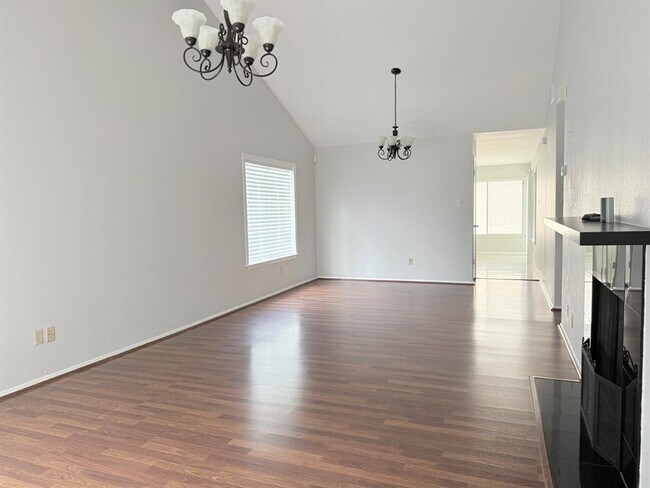 Foto del edificio - 11633 Village Pl Dr