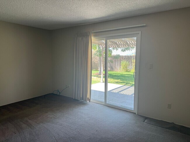 Foto del edificio - 2520 Oakwood Dr