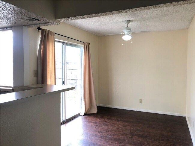 Foto del edificio - 2640 Nina Cir