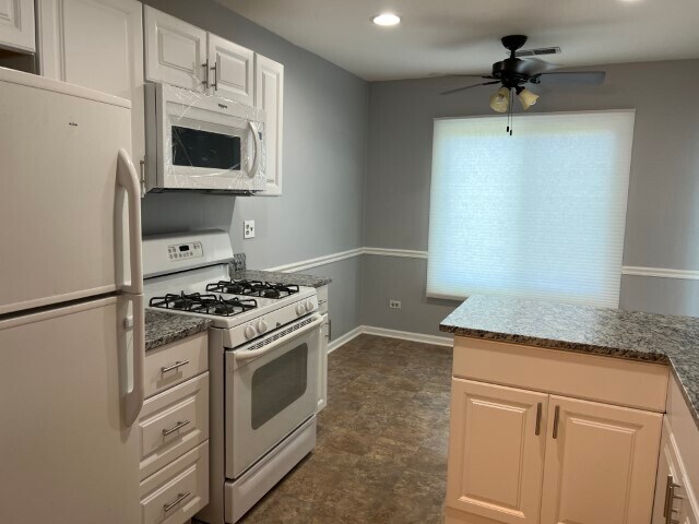 Building Photo - 7020 Brighton Ct