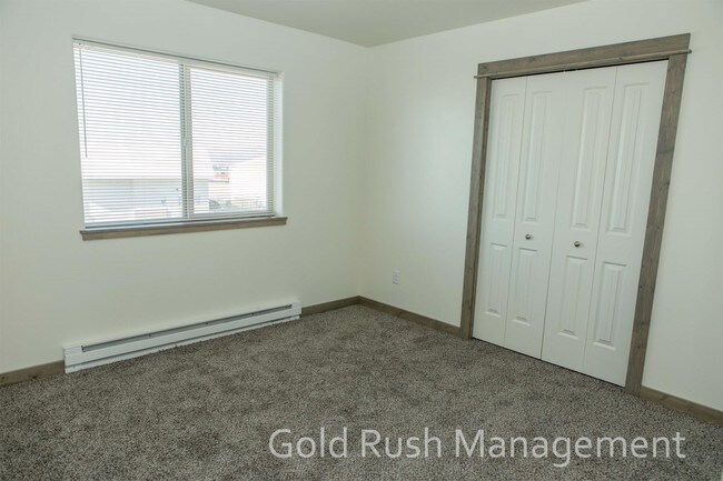Building Photo - 950 Gibbon St
