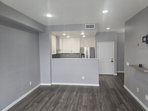 Building Photo - 1730 E Palomar St
