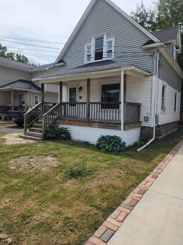 Primary Photo - 38 Swan St