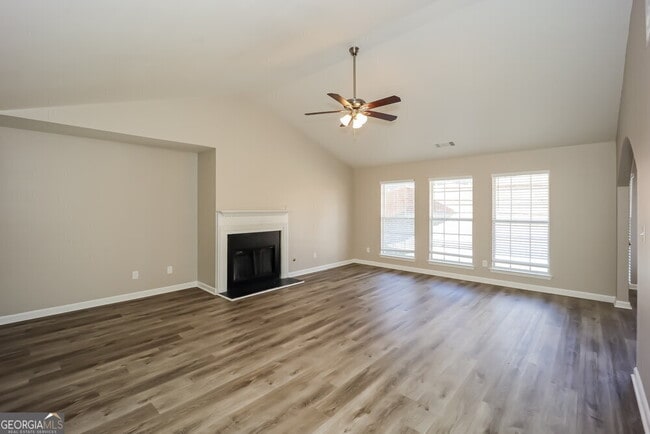 Building Photo - 5744 Village Loop