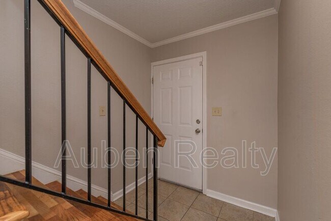 Building Photo - 2630 Coventry Rd