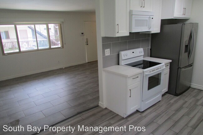 Foto del edificio - 8650 Belford Ave
