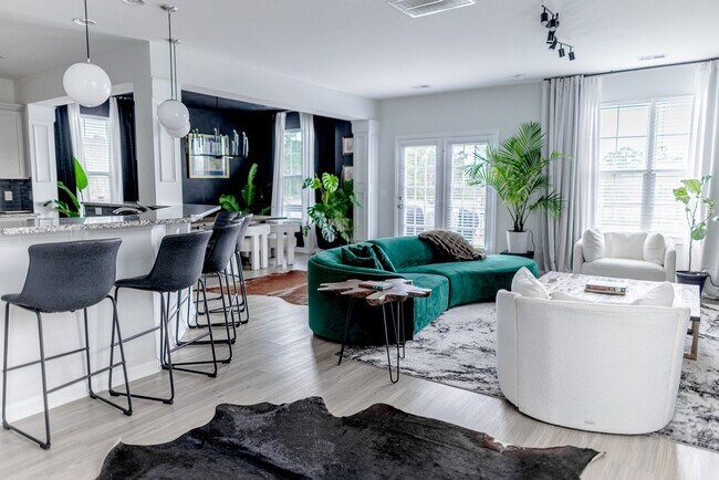 Foto del edificio - Spacious 4BR House in Elgin