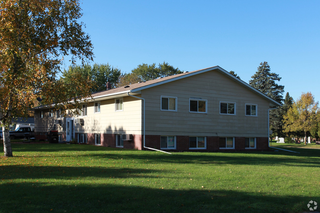 Building Photo - 1380 Old Main St S