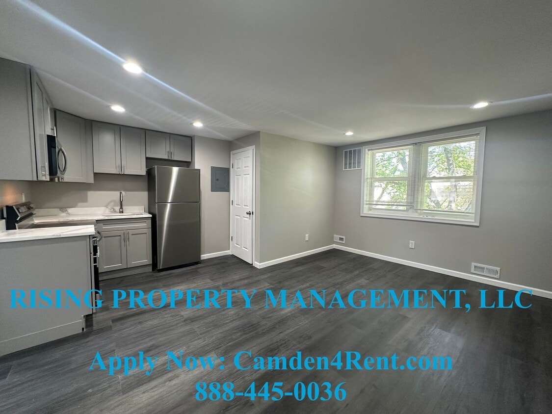 Photo - 1554 Bradley Ave