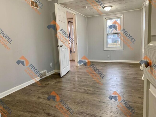 Building Photo - 7520 Studebaker Ave