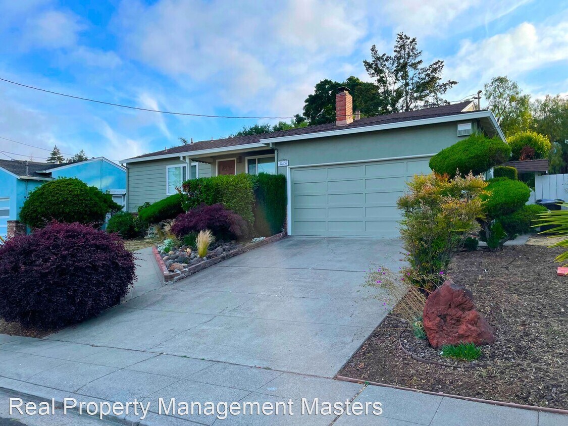 Foto principal - 3 br, 2 bath House - 18437 Terry Way