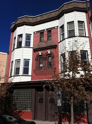 Foto principal - 29 W 8th St