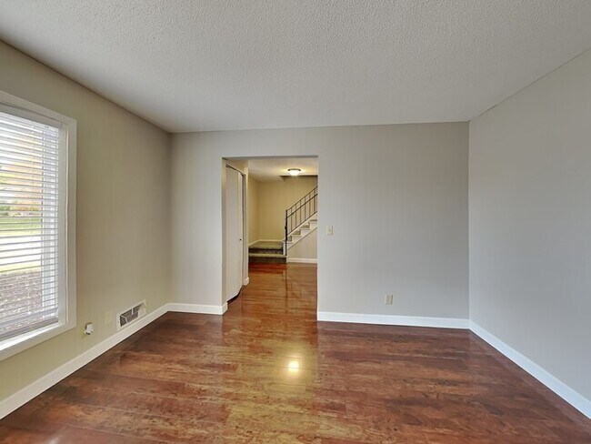 Foto del edificio - 8525 Ivywood Ave S