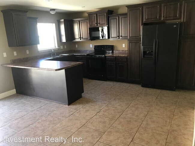 Building Photo - 3 br, 2 bath House - 121 Sycamore Dr.