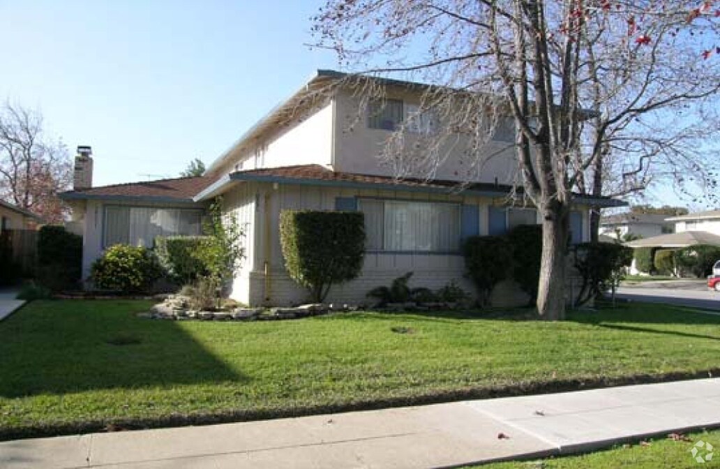 Building Photo - 10331 Leola Dr