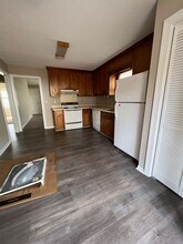 Building Photo - 123 Harper St