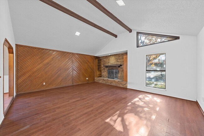 Foto del edificio - 3/ Midway ISD