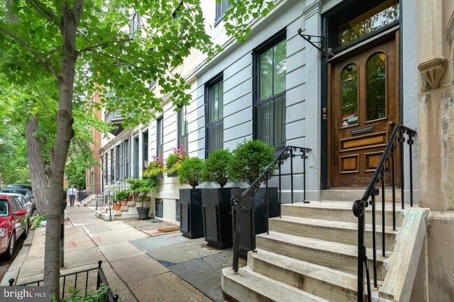 Building Photo - 1725 Pine St