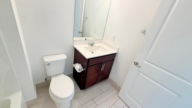 Foto del edificio - 5154 Armina Pl