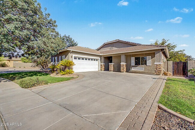 Building Photo - 4203 E Los Altos Rd