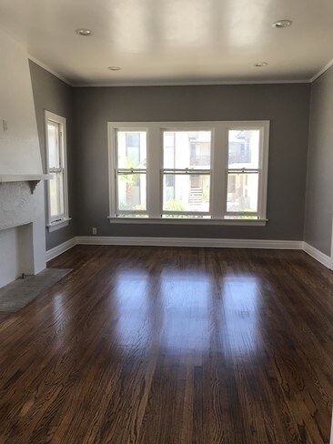 Sala de estar - 1155 1/2 N Maryland Ave