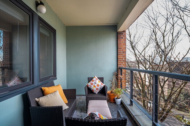 Patio privado en casi todas las homes - Residences at Broadway Market