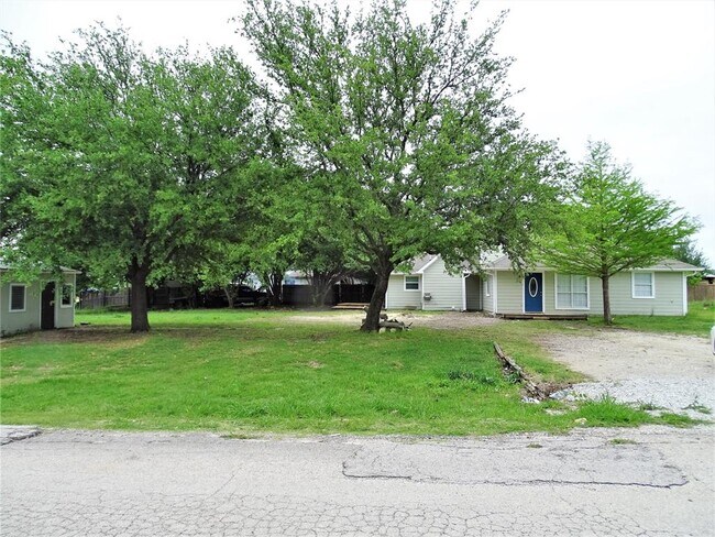 Foto del edificio - 22070 Flanagan Cir