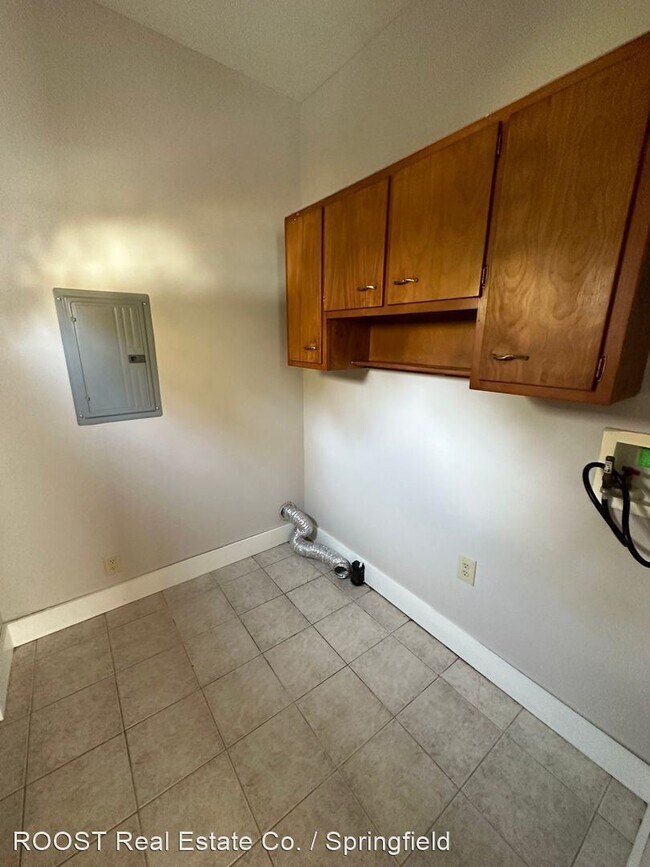 Building Photo - 3 br, 2 bath House - 1328 Broadway St