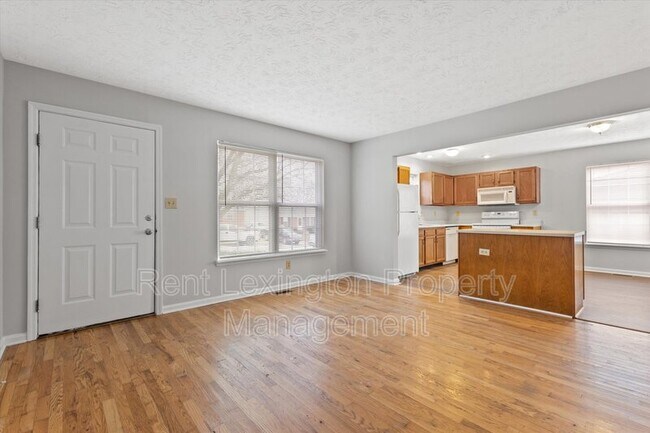 Building Photo - 529 Bell Place Dr