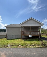 Building Photo - 380 Quinn Hill Ln