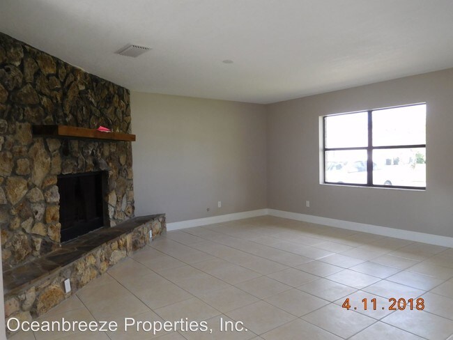 Building Photo - 3319 Pine Tree Dr