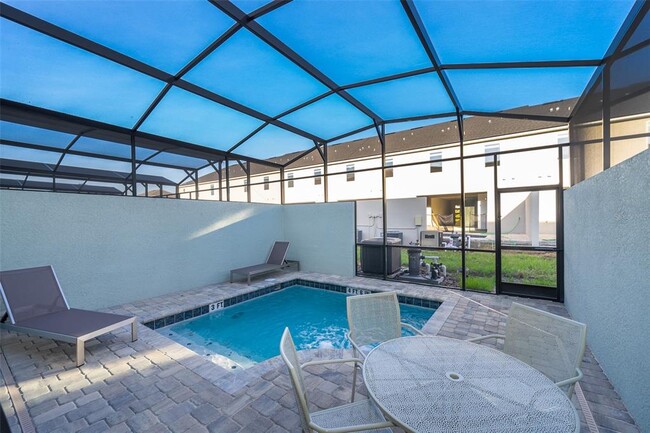 Foto del edificio - 1808 Tropical Palms Cir