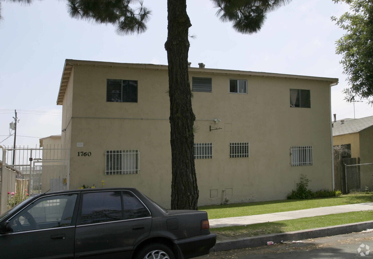 Primary Photo - 1760 Henderson Ave