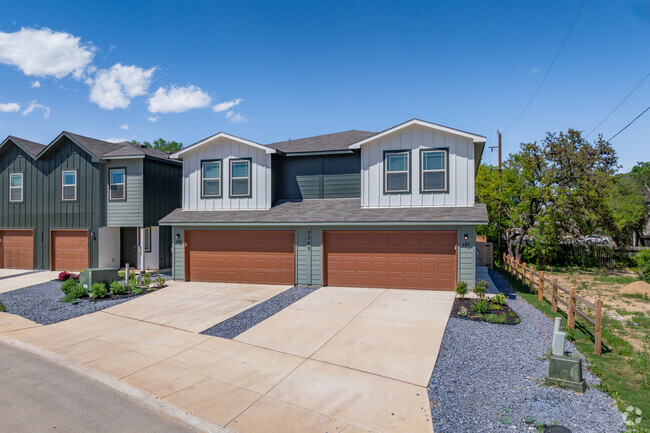 Unit Exterior - Villas at College Park