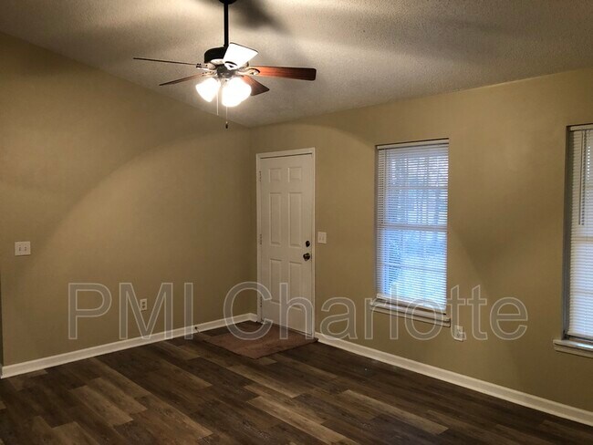 Foto del edificio - 2519 Hickory Ave