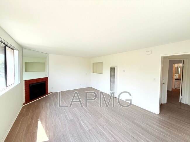 Foto del edificio - 3940 Tilden Ave