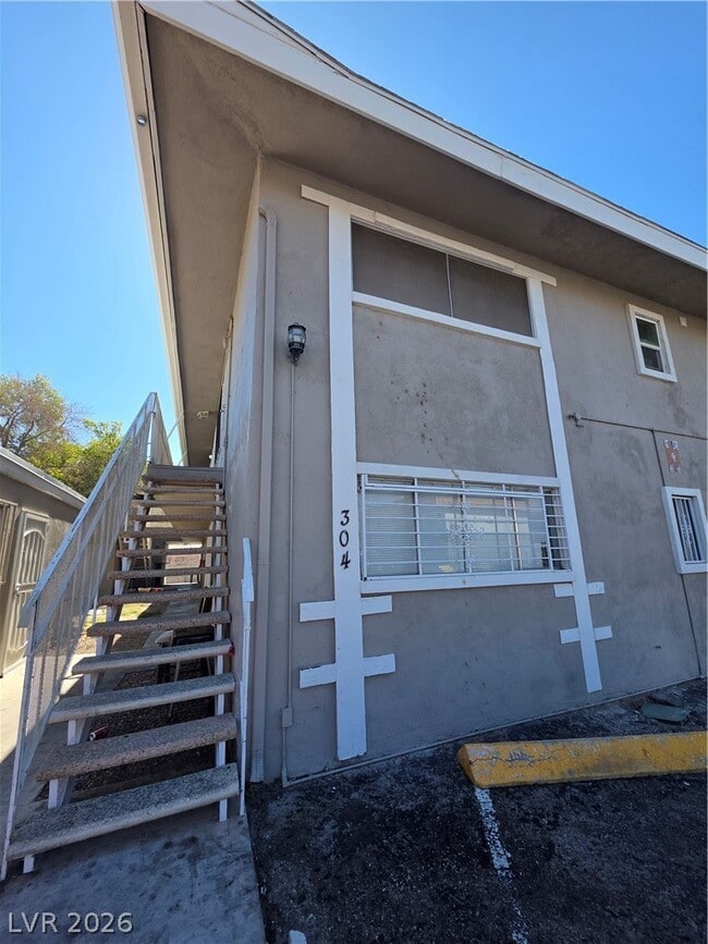 Building Photo - 304 Orland St