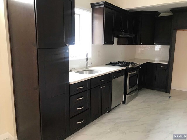 Building Photo - 624 New Jersey Ave