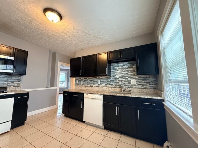Foto del edificio - 132 Homes Ave