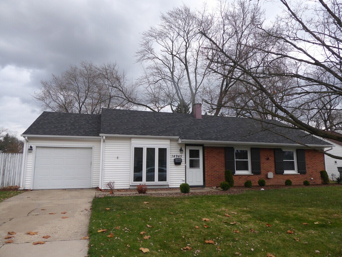 Foto principal - 14945 Hale Dr