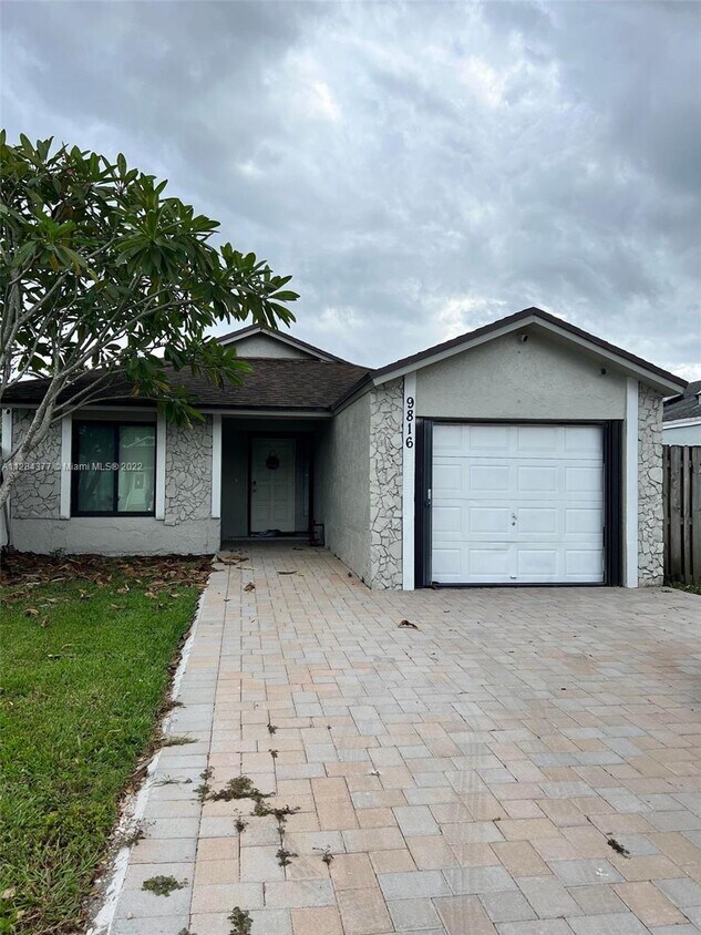 9816 SW 57th St, Cooper City, FL 33328 Townhome Rentals in Cooper