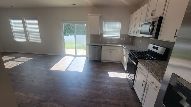 Foto del edificio - Brand New Community Hamilton Woods in Stee...