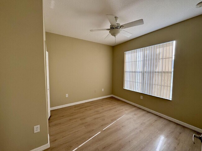 Building Photo - 1413 Retreat Cir