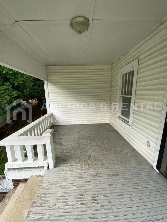 Building Photo - Great Home for Rent in Birmingham/Midfield!